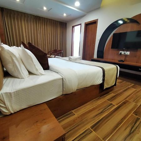 Hotel Royal City Siliguri Exteriér fotografie