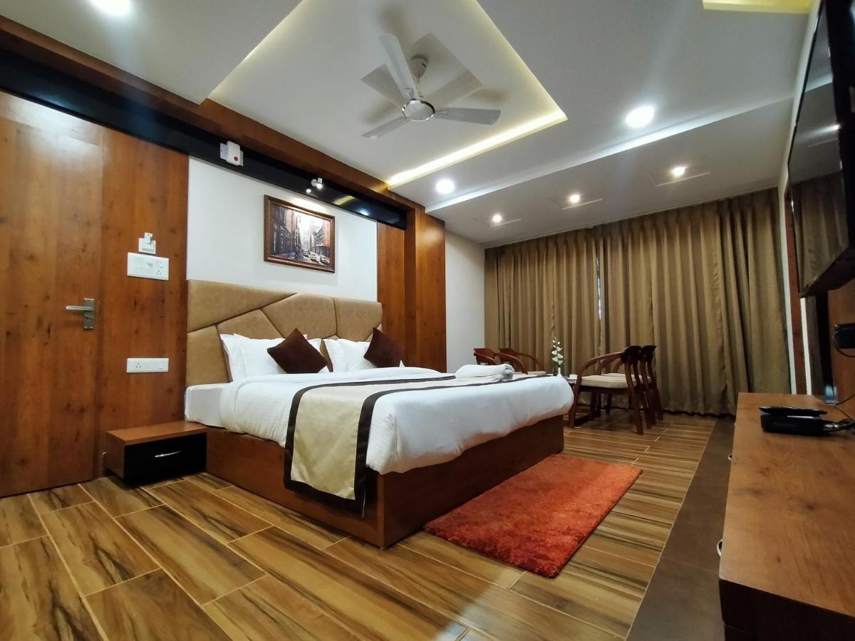 Hotel Royal City Siliguri Exteriér fotografie