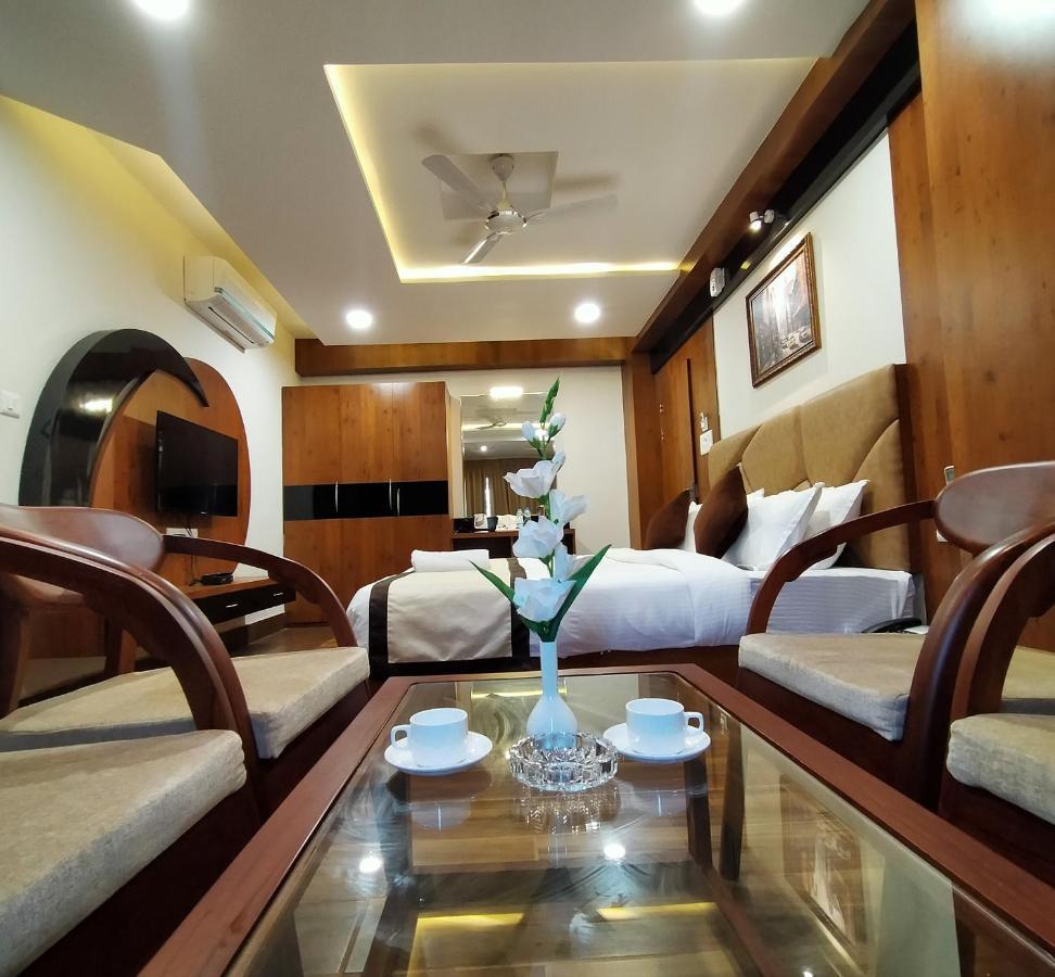 Hotel Royal City Siliguri Exteriér fotografie