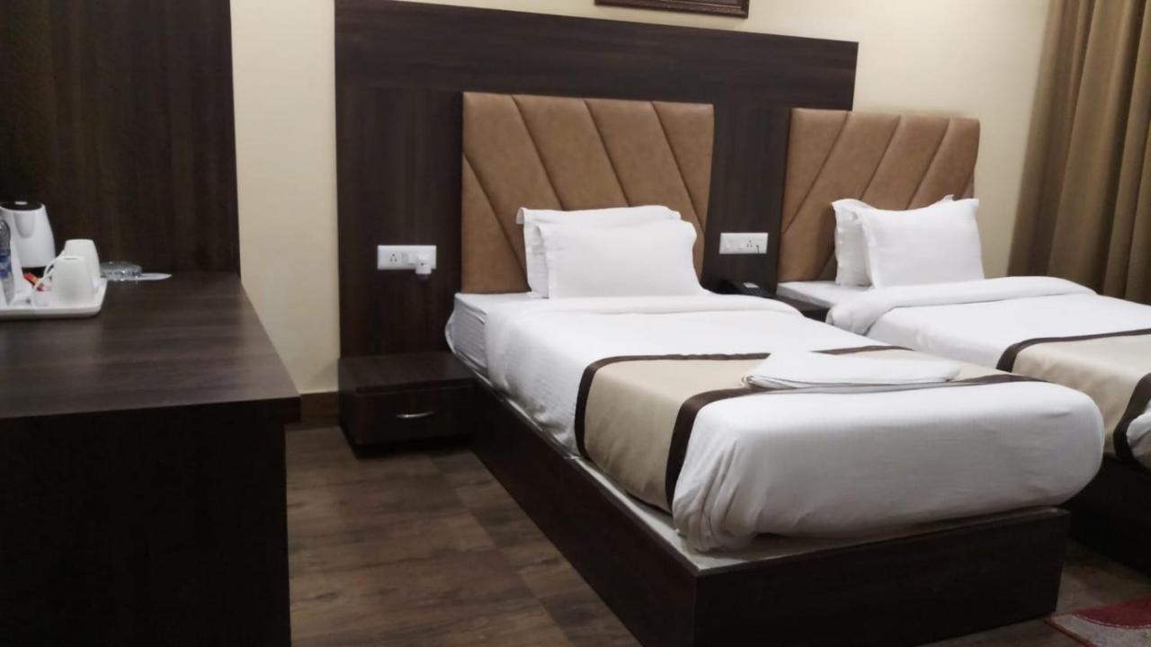 Hotel Royal City Siliguri Exteriér fotografie