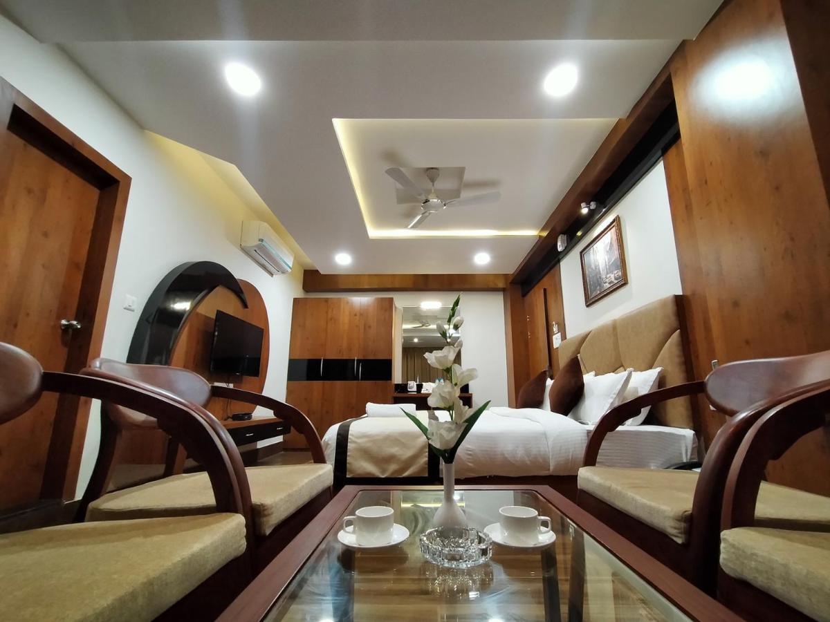 Hotel Royal City Siliguri Exteriér fotografie