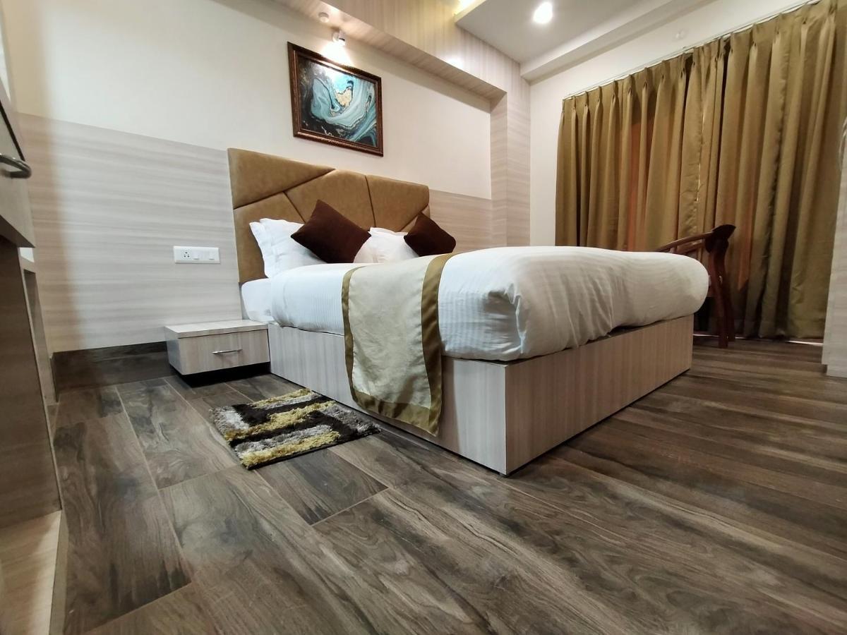 Hotel Royal City Siliguri Exteriér fotografie