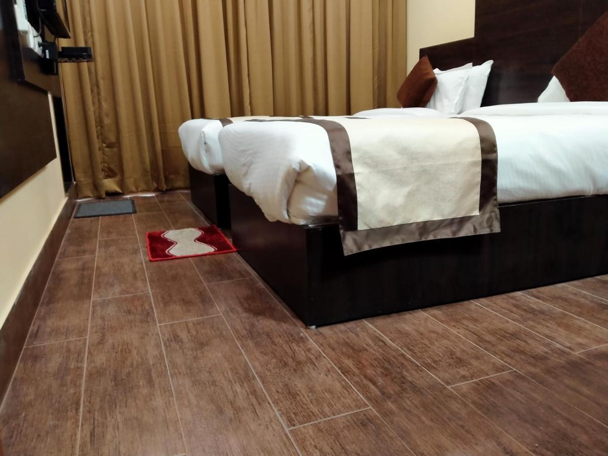 Hotel Royal City Siliguri Exteriér fotografie